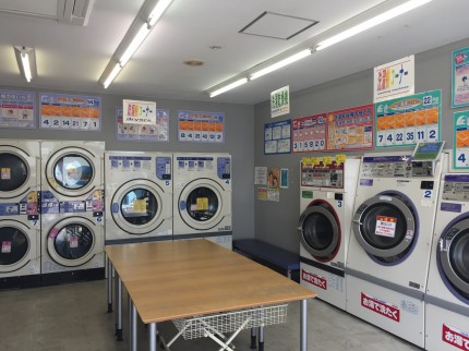 穂高西コインランドリー_店内